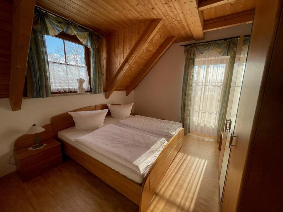 Ferienwohnungen Am Kirchberg นอยอัลเบนรอยธ์ ภายนอก รูปภาพ