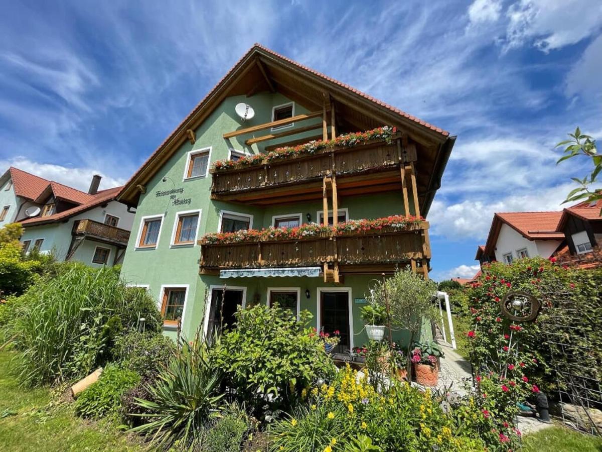 Ferienwohnungen Am Kirchberg นอยอัลเบนรอยธ์ ภายนอก รูปภาพ